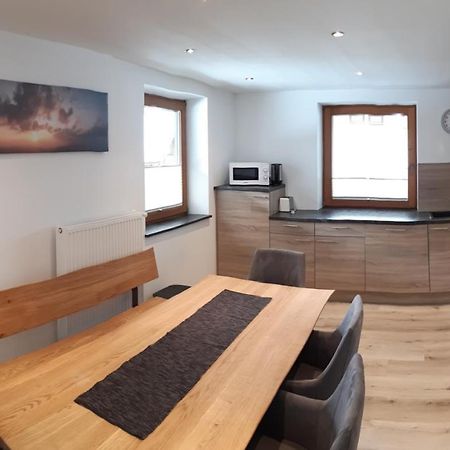 Haus Hell Lejlighed Mayrhofen Eksteriør billede