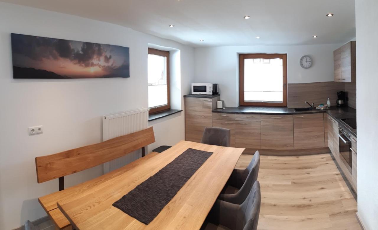 Haus Hell Lejlighed Mayrhofen Eksteriør billede